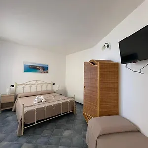 https://appartamenti-daniela-on-the-beach.sicilyhotelsitaly.net